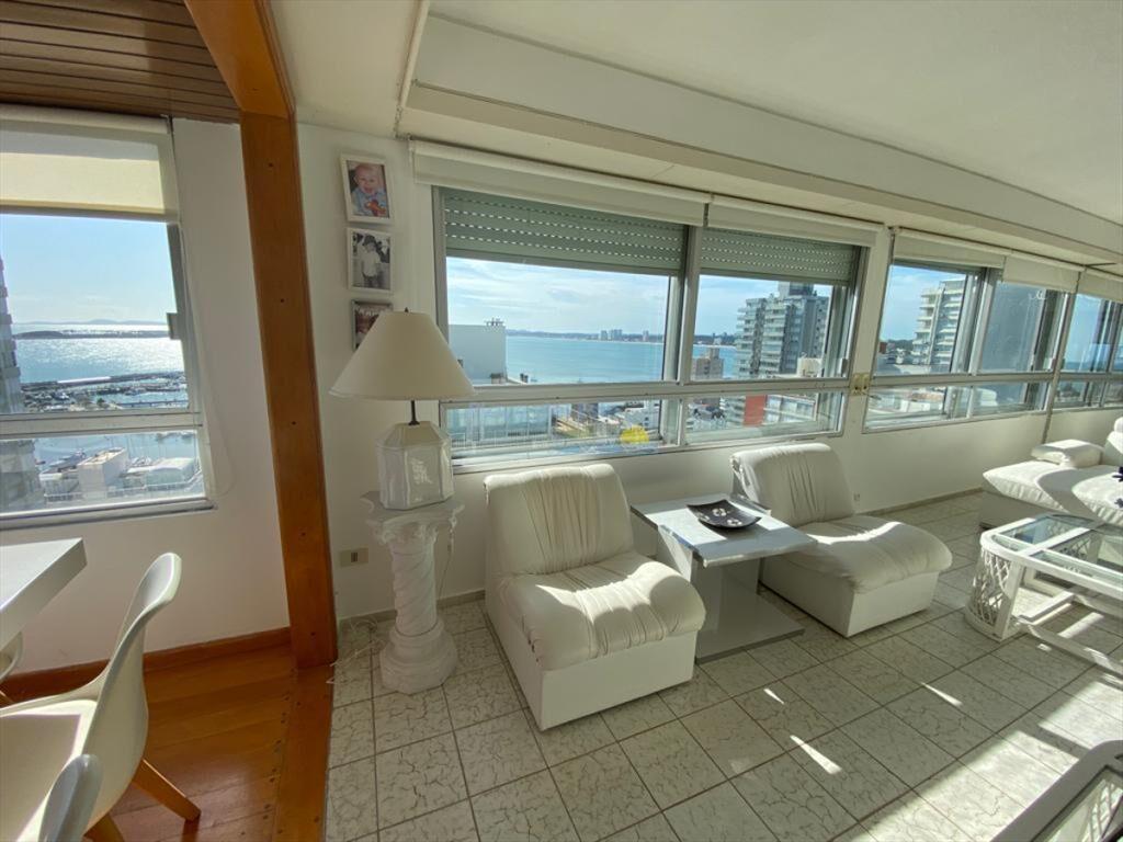 Apartamento en Venta de 3 dormitorios en Punta ,