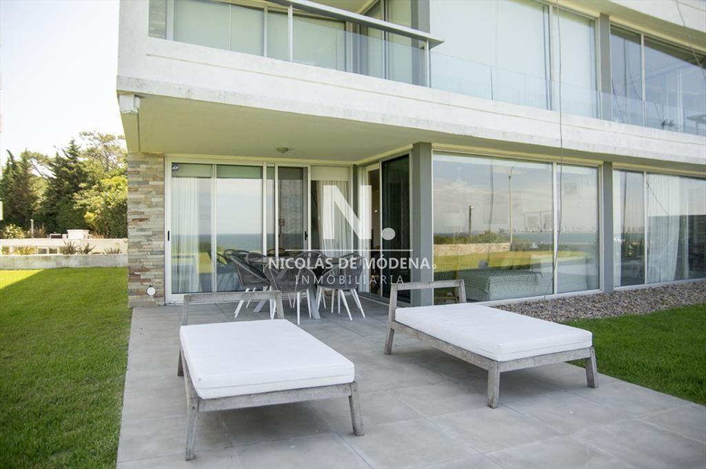 En venta apartamento de 3 dormitorios en Pinares