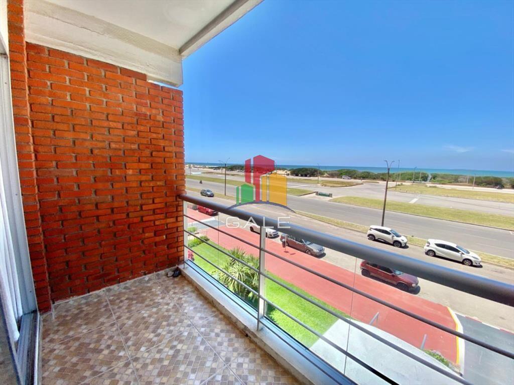 Apartamento de 2 dormitorio y medio en Primera de