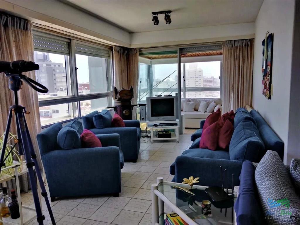 Vendo apartamento 2 dormitorios, vista al mar, en
