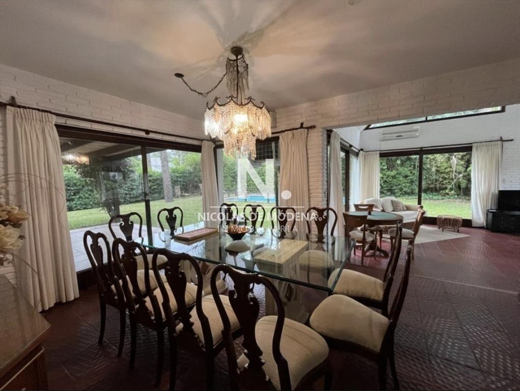 Casa en venta en 5 dormitorios en venta en Lugano