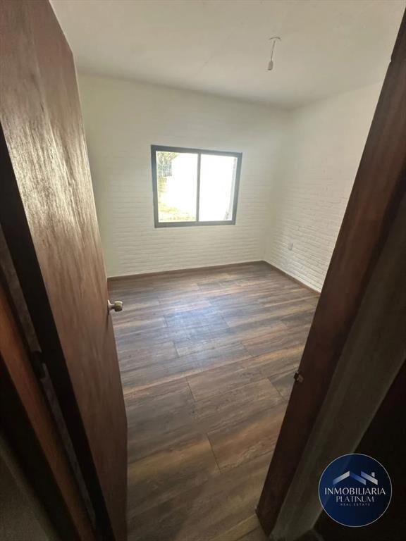 Casa en venta c/ cochera en Los Titanes