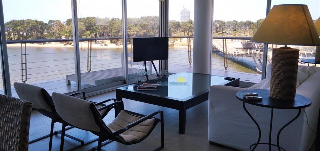 Apartamento en La Barra 3 dormitorios con balcón