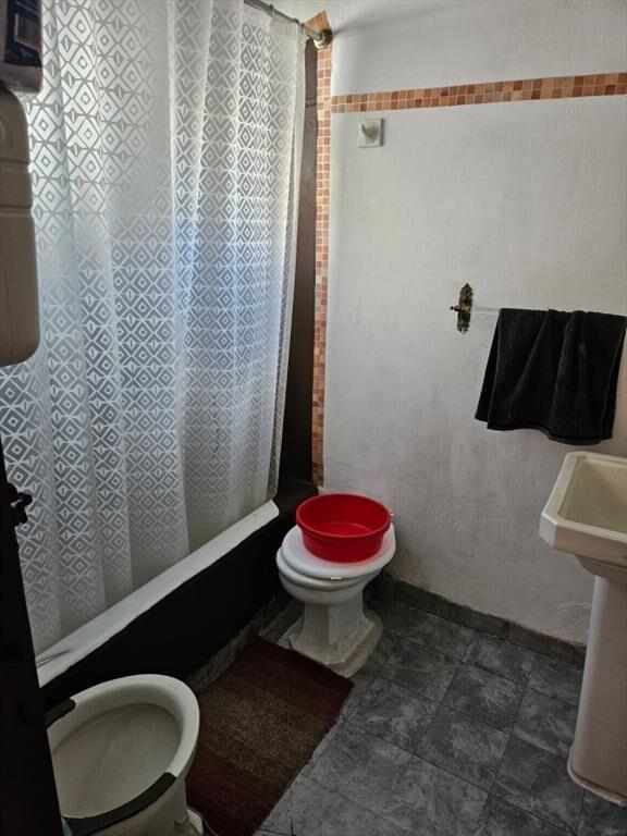 Casa en venta c/ cochera en Buceo