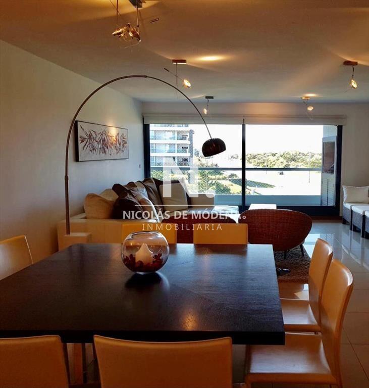 Excelente apartamento con 3 dormitorios - Playa Brava