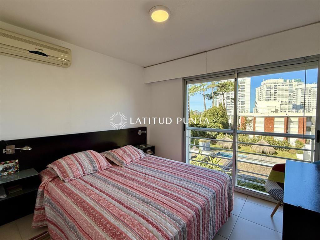 Apartamento en Mansa, 3 dormitorios, parrillero
