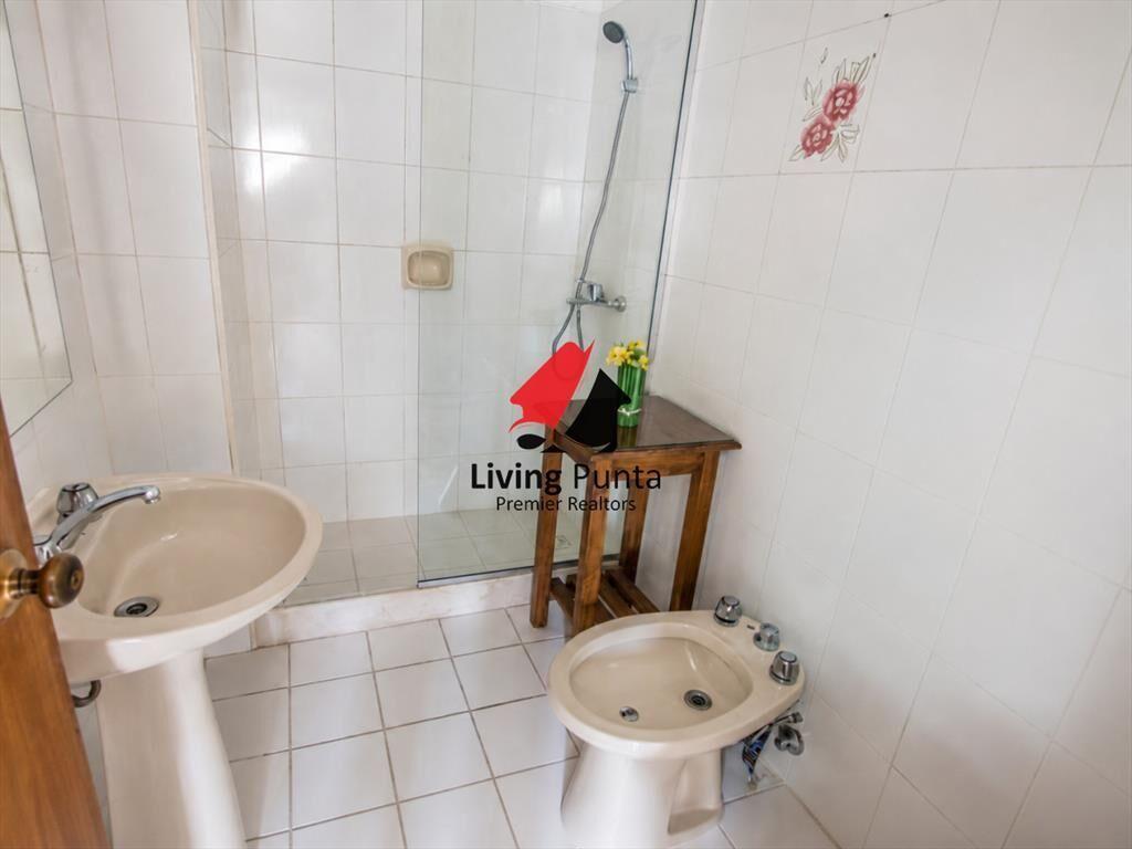 Vende apartamento impecable de 3 dormitorios con