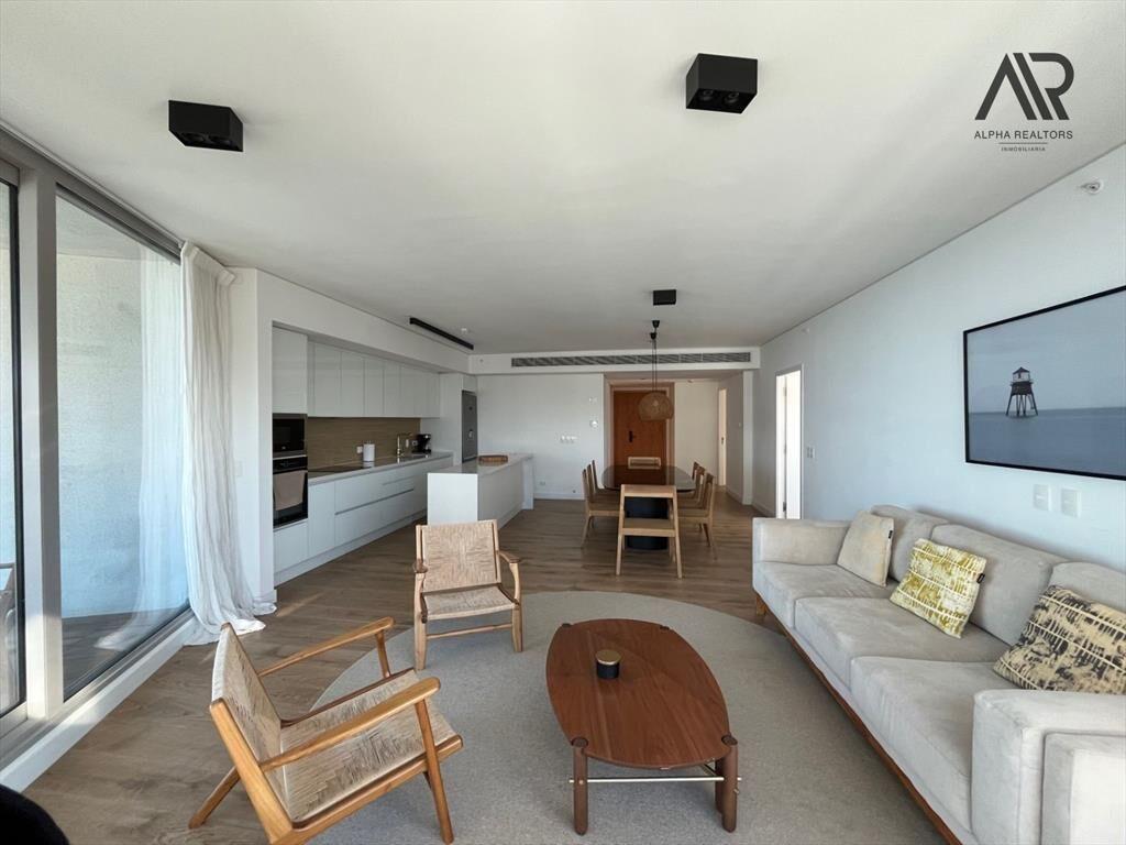 Apartamento en venta c/ cochera en Playa Brava