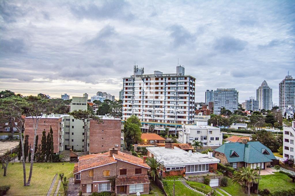 Apartamento en venta de 3 dormitorios en Punta