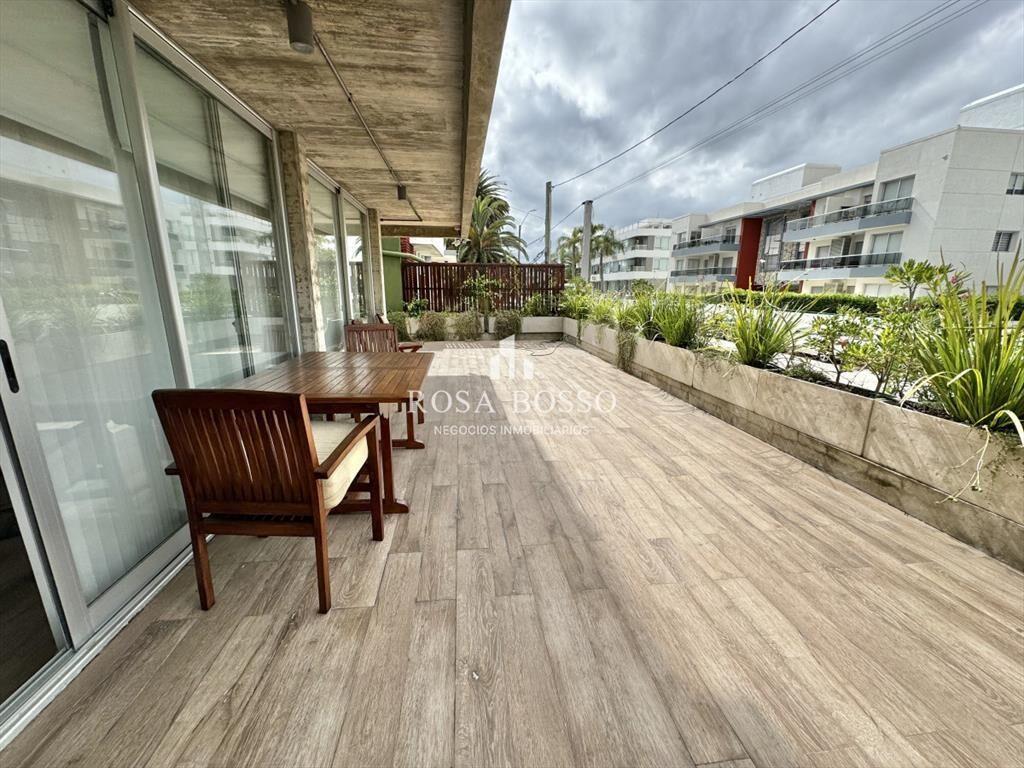 APARTAMENTO EN VENTA DE 1 DORMITORIO EN PENINSULA