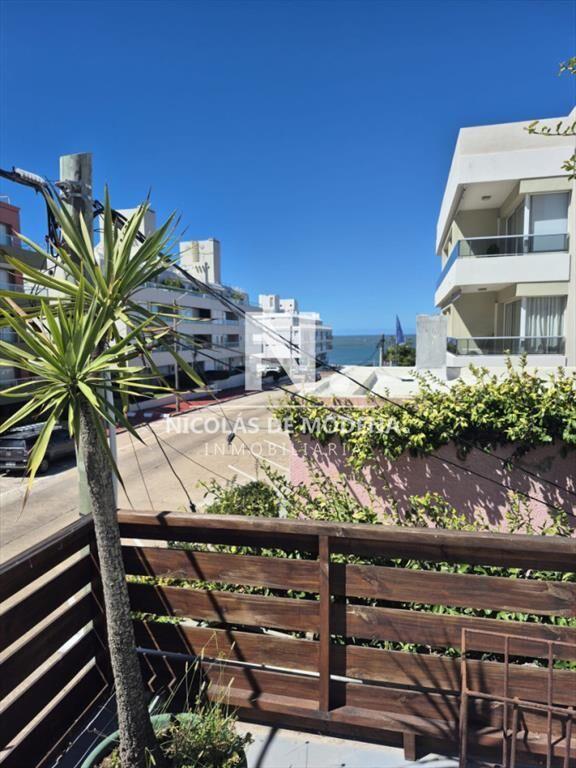 Casa de dos dormitorios en alquiler anual en Punta del Este