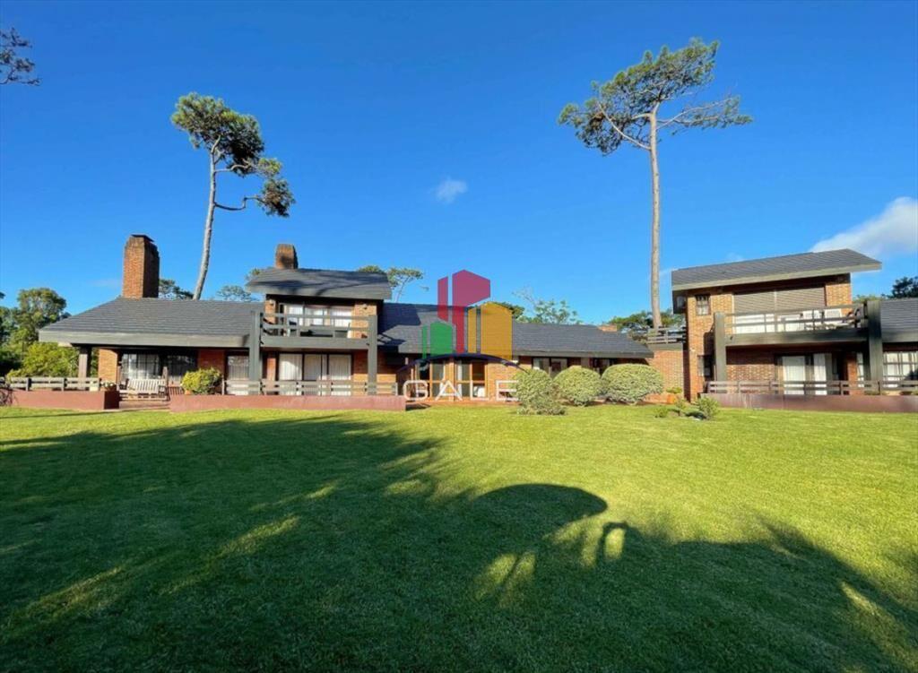 Espectacular mansion a solo metros de mar en venta, 8 dormi