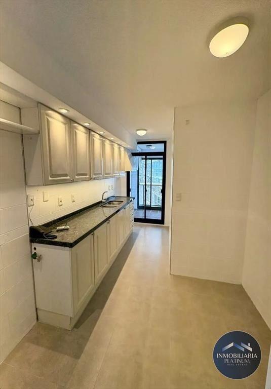 Apartamento en alquiler c/ cochera en Puerto Buceo