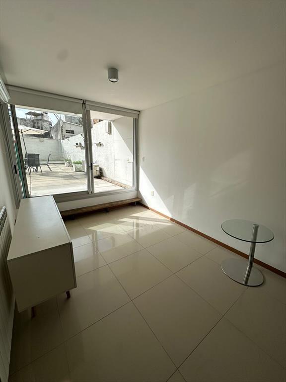 Alquiler | 1 Dorm sobre Rambla, Patio y Garage