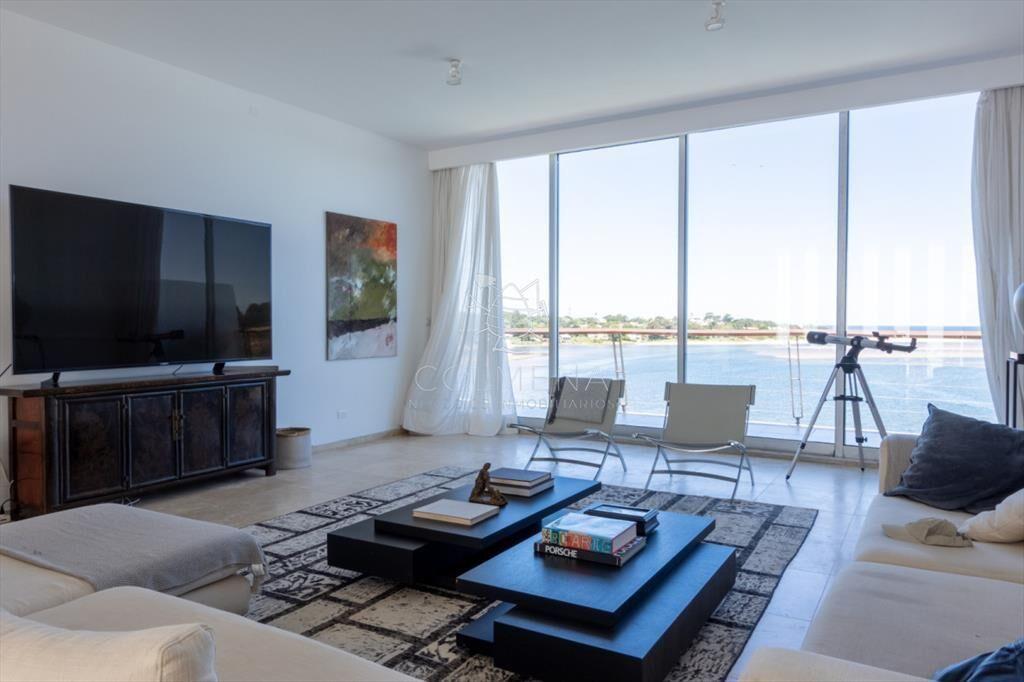 Apartamento duplex con Piscina, Parrillero y una