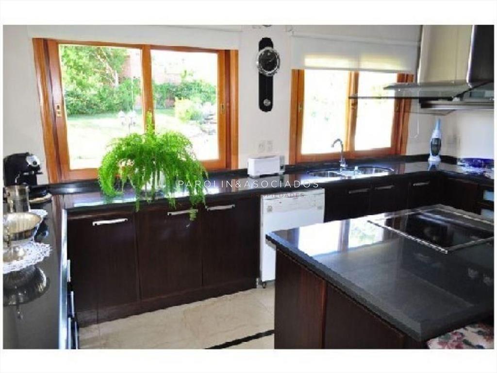 Casa en venta de 5 dormitorios en Playa Mansa,