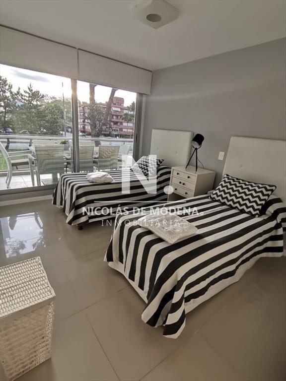 Venta de Apartamento de 3 dormitorios en Torre