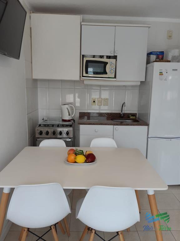 Vendo apartamento 1 dormitorio, edificio con servicios, en