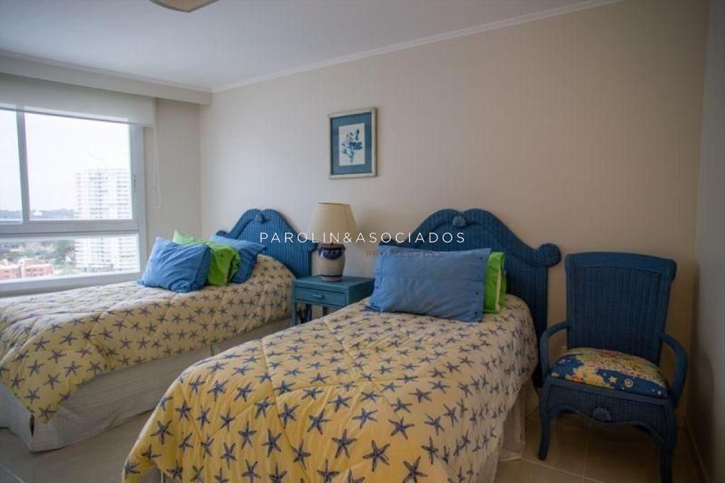 Apartamento en venta de 3 dormitorios en Tower,
