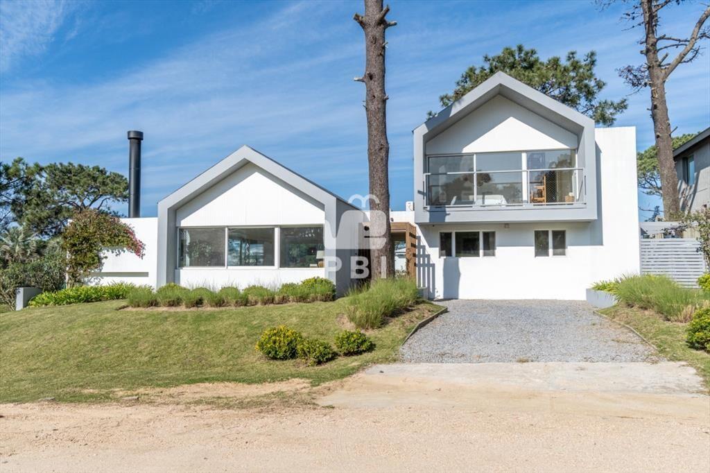 Venta de Residencia Premium en Barrio Privado -