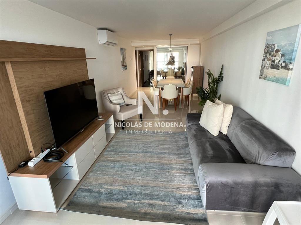 Apartamento en Alquiler, 2 dormitorios, Punta del Este