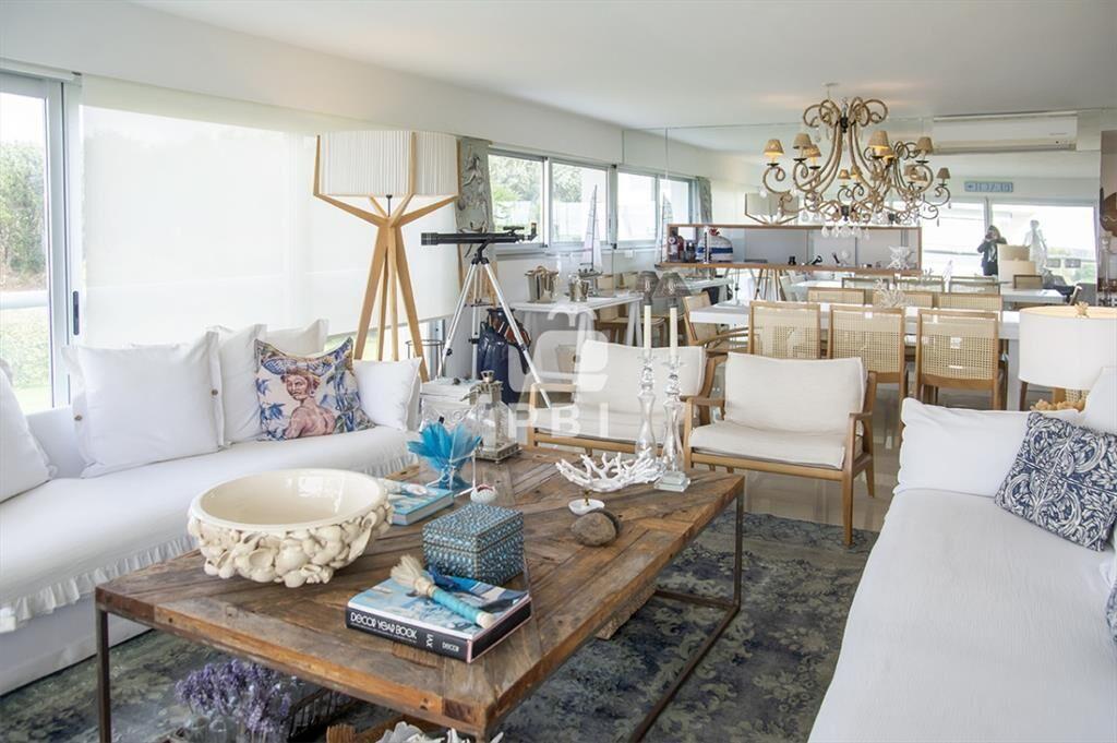 Vende espectacular apartamento en Brava de 3 - /