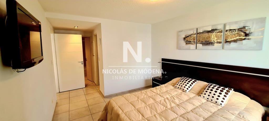 APARTAMENTO EN OPORTUNIDAD!!!  A METROS DEL MAR