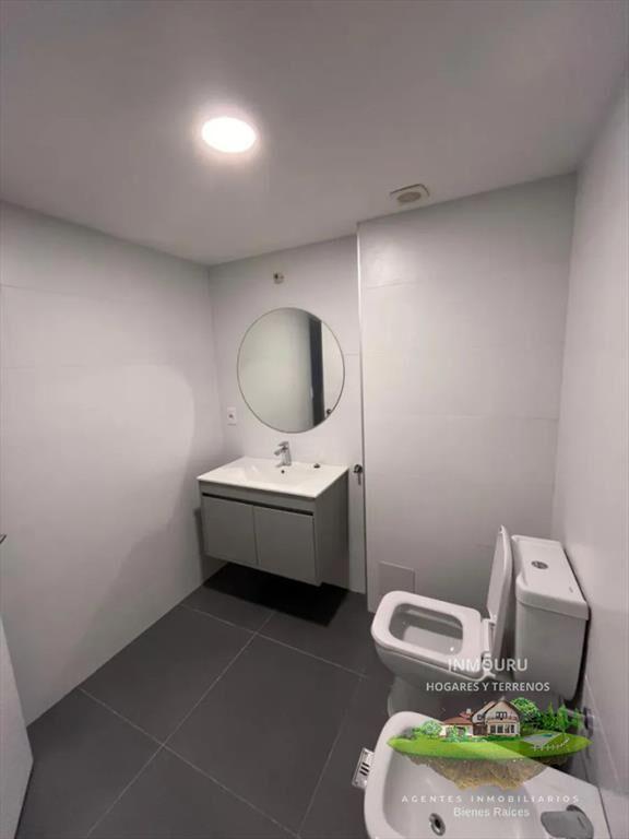 Alquiler de Apto de 1 Dormitorio con garaje en Tres Cruces