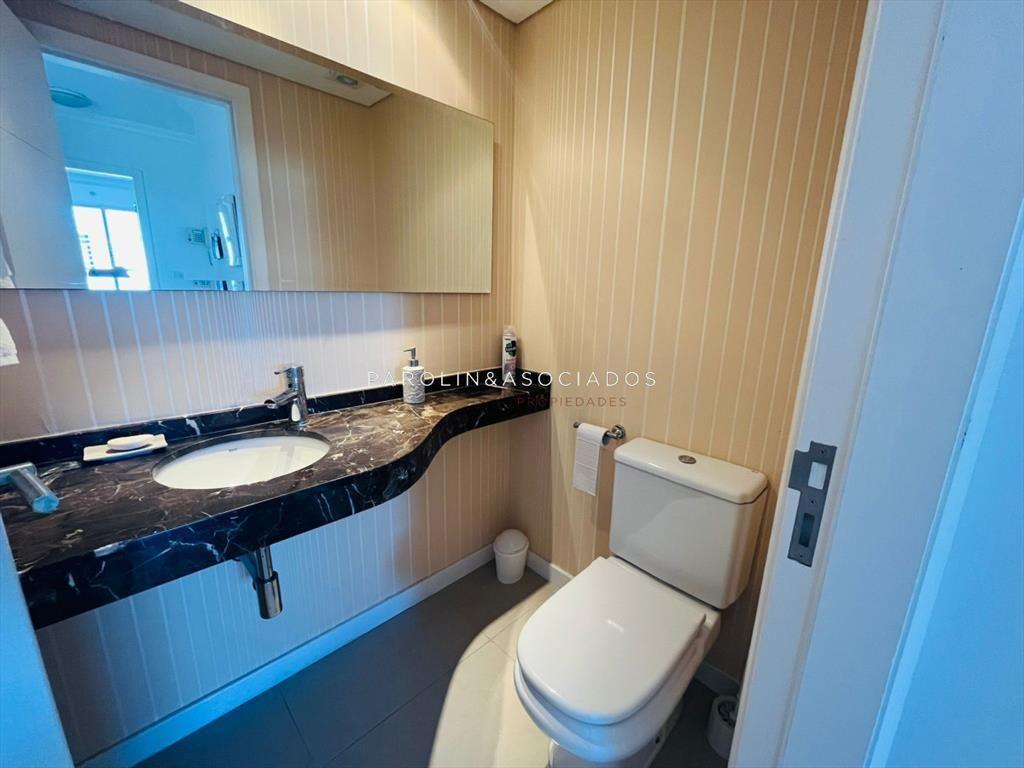 Apartamento en venta de 3 dormitorios en Casino Tower, Punt