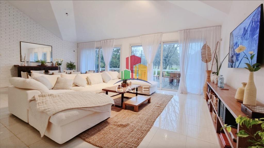 En venta espectacular casa de 5 dormitorios en