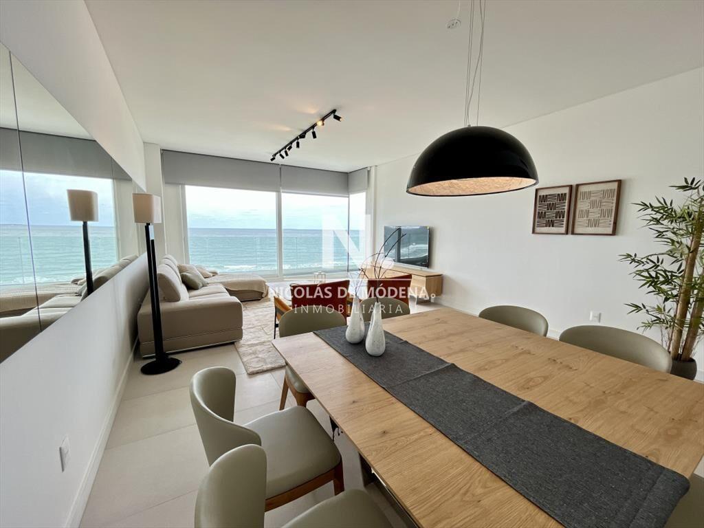 Venta Apartamento 3 dormitorios + servicio Punta