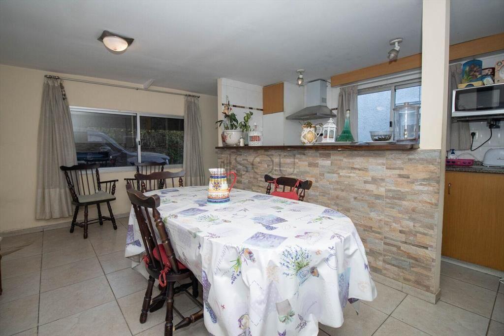 Venta Dos Galpones y dos casas en un padrón