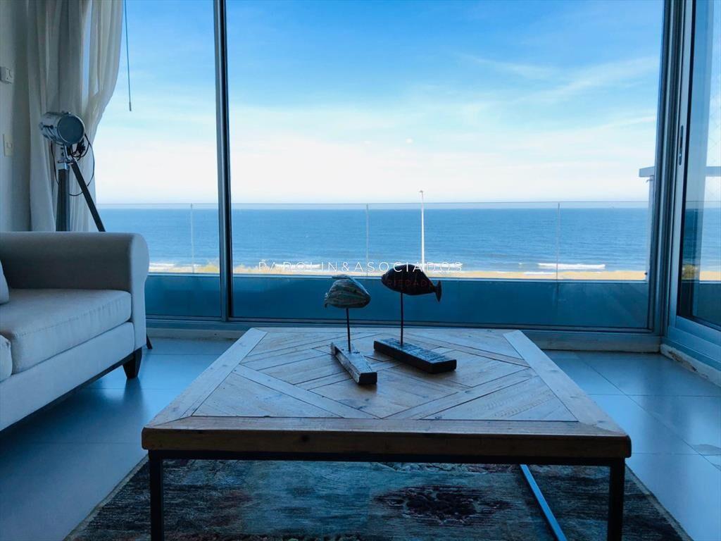 Apartamento en venta en primera línea, edificio