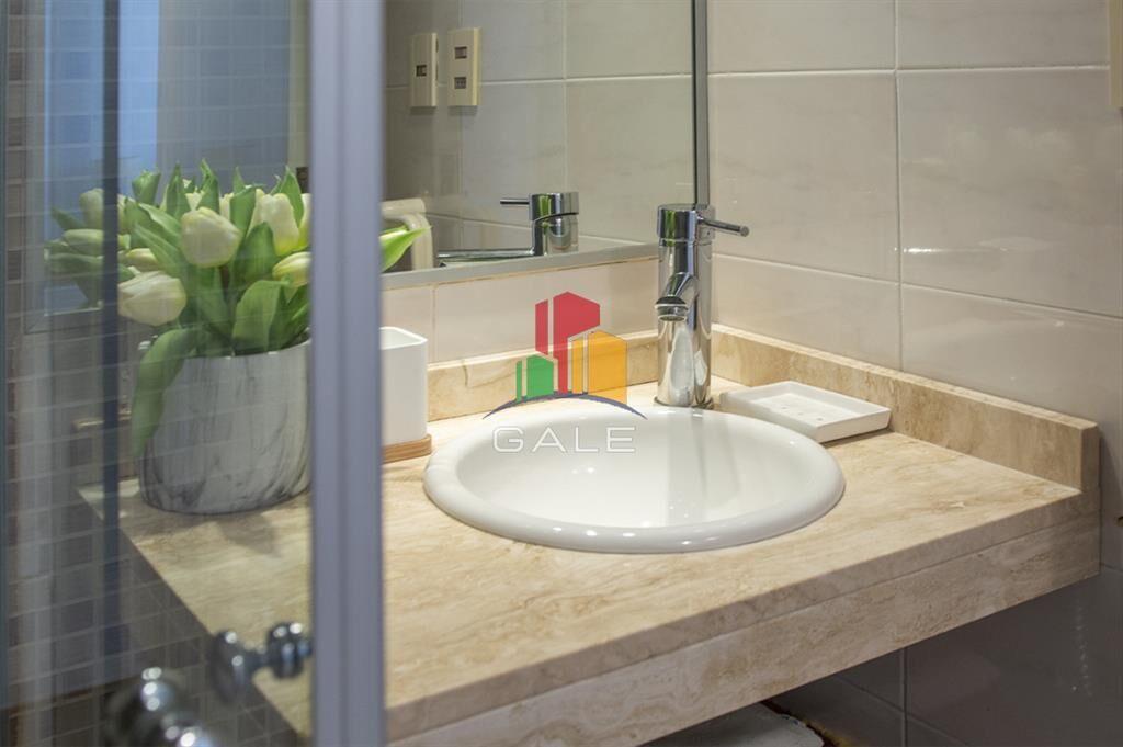 Apartamento de 2 dormitorios con vista al mar en venta en P