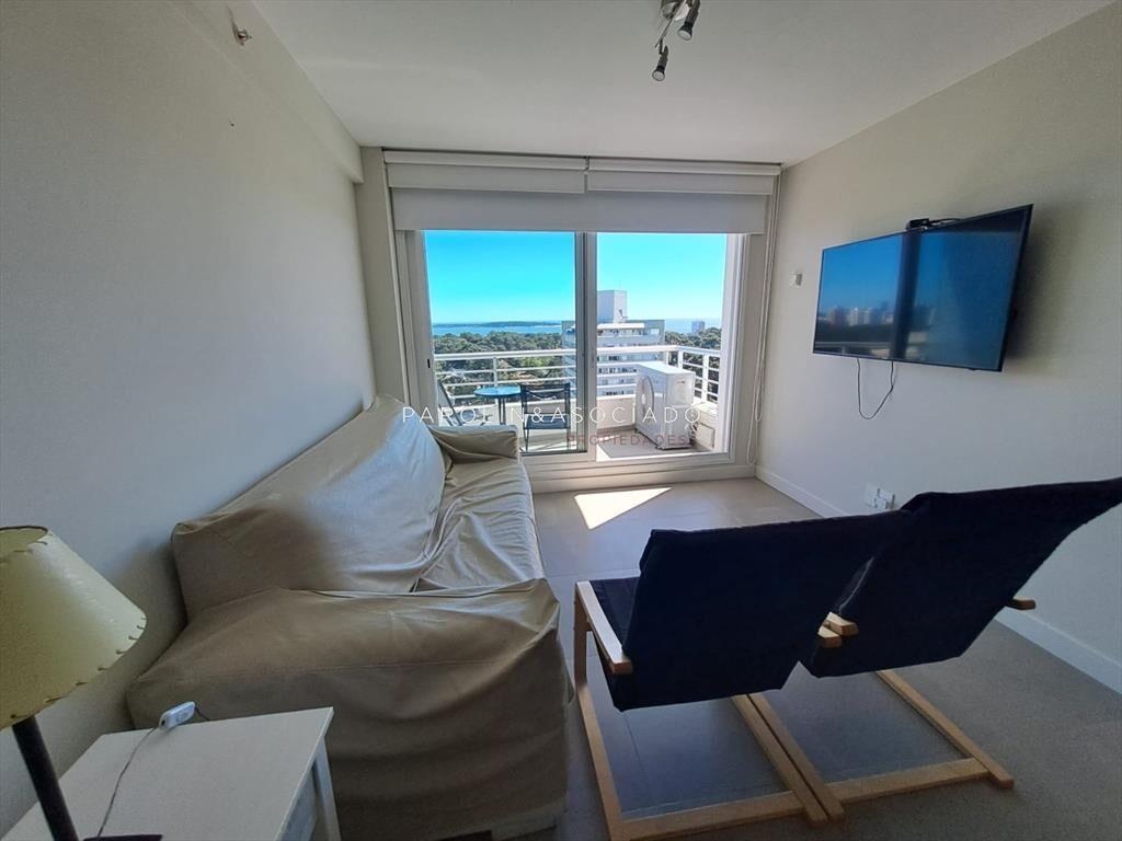 Apartamento en venta de 2 dormitorios en edificio