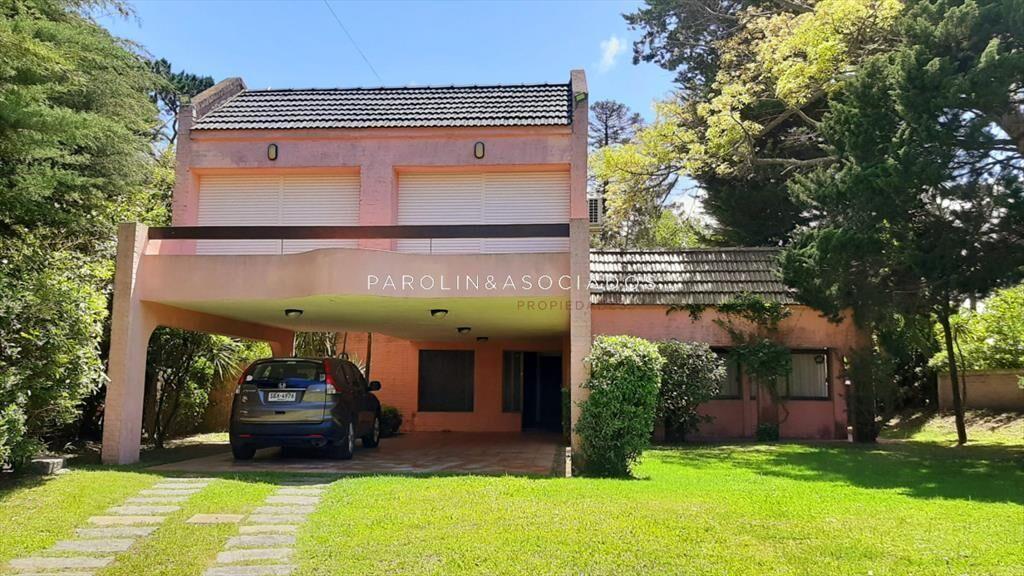 Casa en venta de 4 dormitorios en playa Brava,