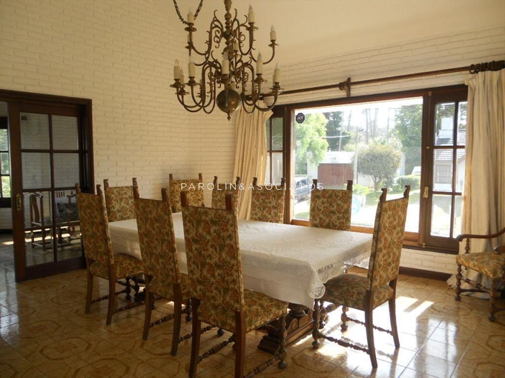 EN ZONA MANSA ESPECTACULAR CASA