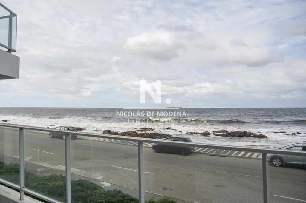 Vende apartamento. Edificio Bonaire. 3 con Brava,