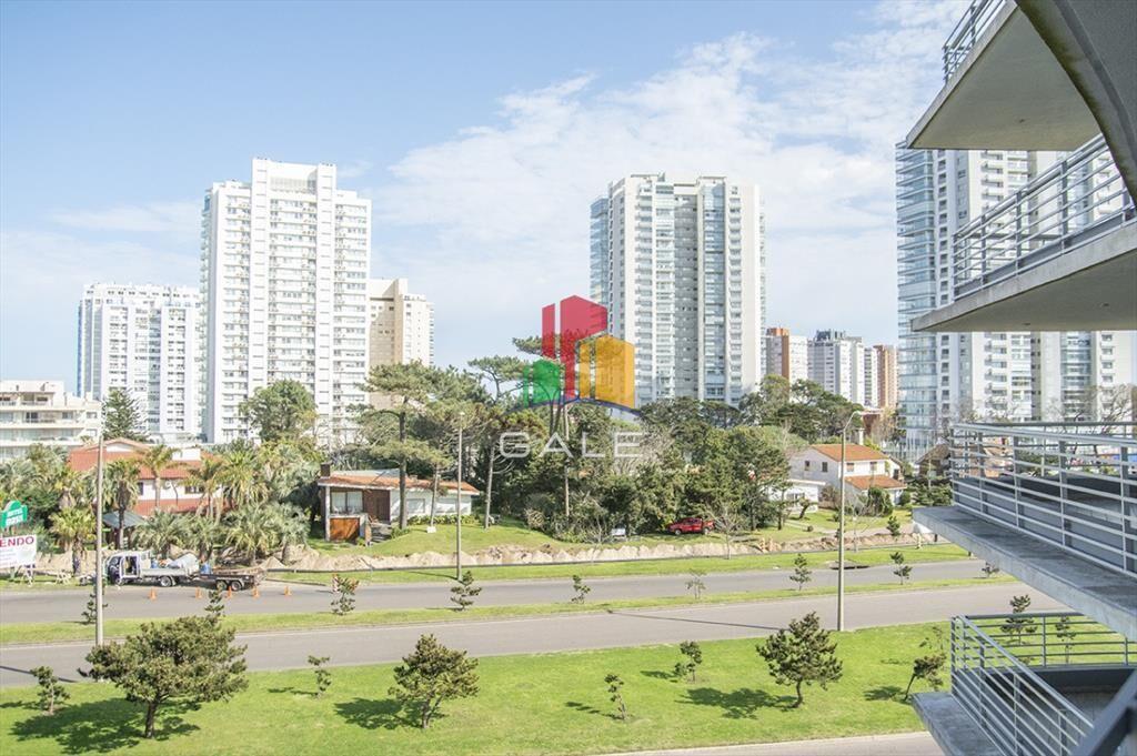 Departamento de 2 dormitorios en venta en torre moderna a m