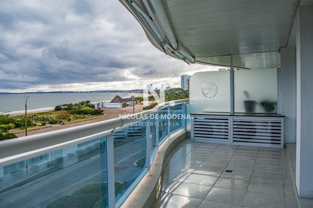 Espectacular departamento en venta en Torre de 3