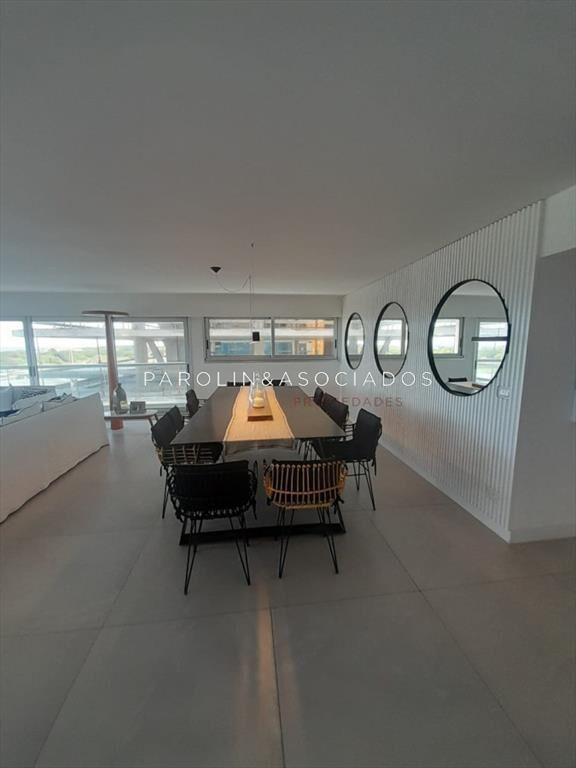 Apartamento en venta en Brava primera linea al
