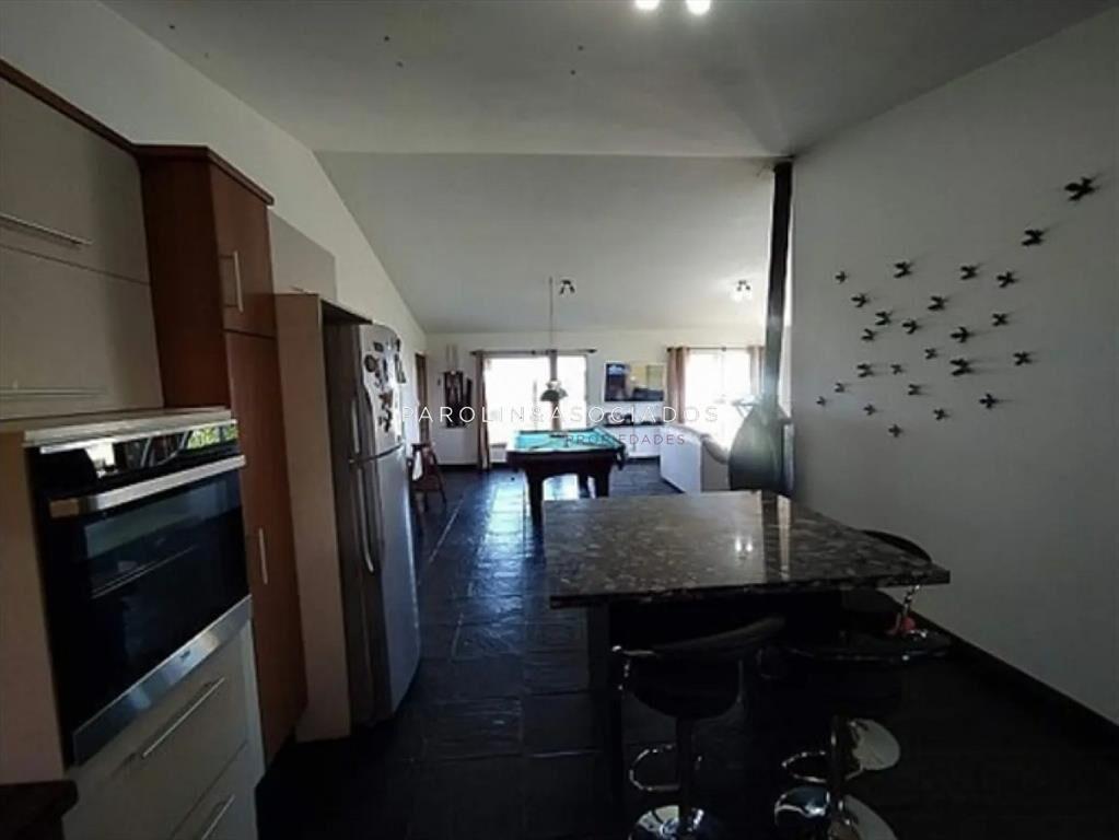 Excelente casa en venta frente al mar en Barra de