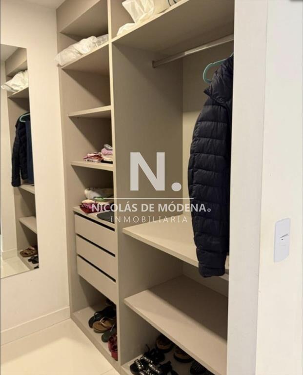 En venta apartamento de 3 dormitorios en suite al