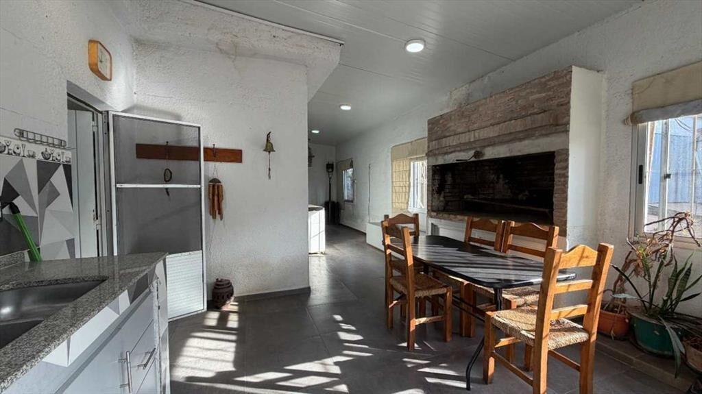 Vendo casa 3 Dormitorios  galpón  Barros Blancos