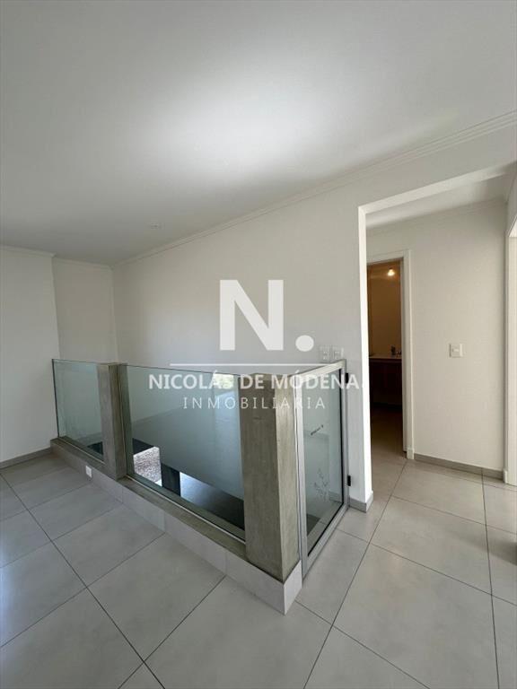 Casa a estrenar en propiedad horizontal en Altos
