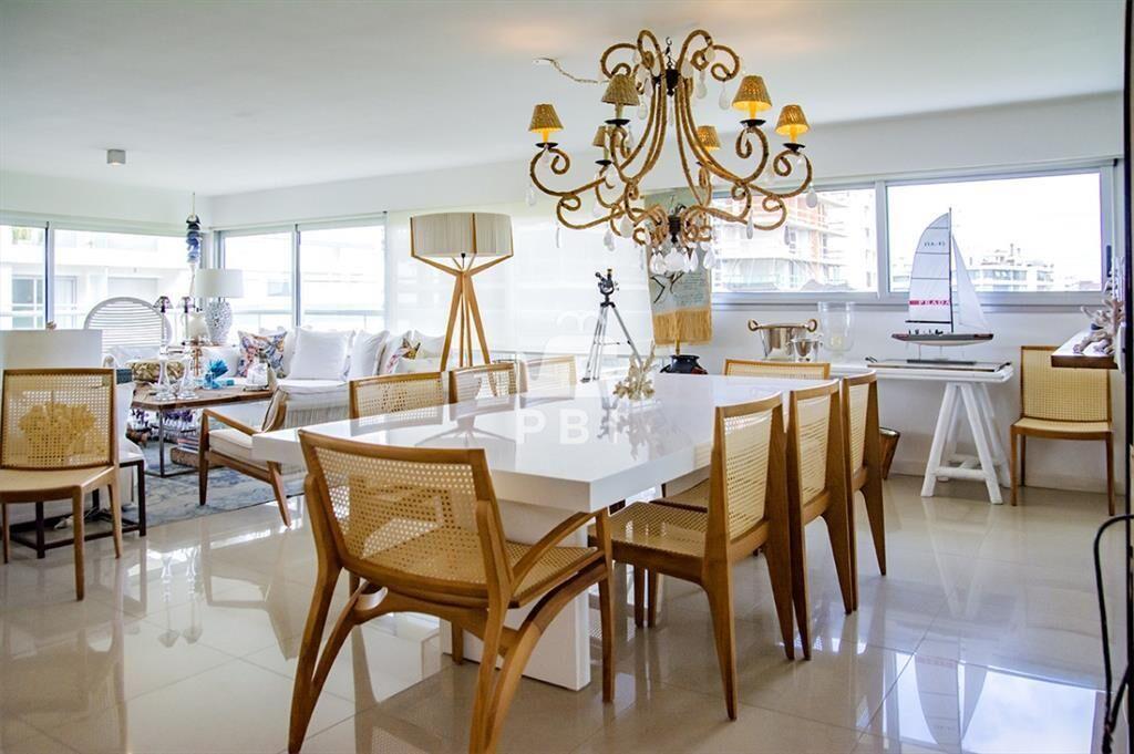 Vende espectacular apartamento en Brava de 3 - /