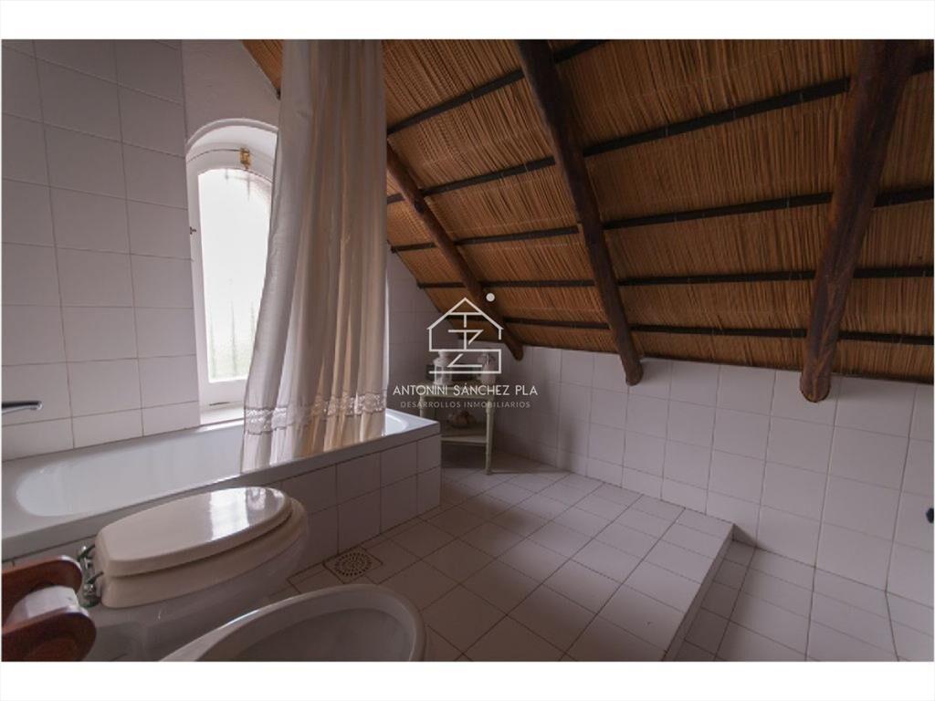 Casa en Venta y Alquiler, Pinares, Punta del Este.