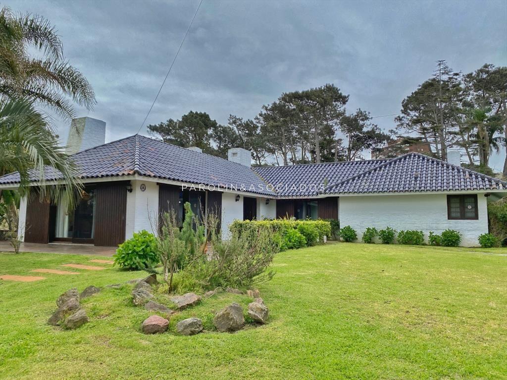 HERMOSA CASA EN MANSA