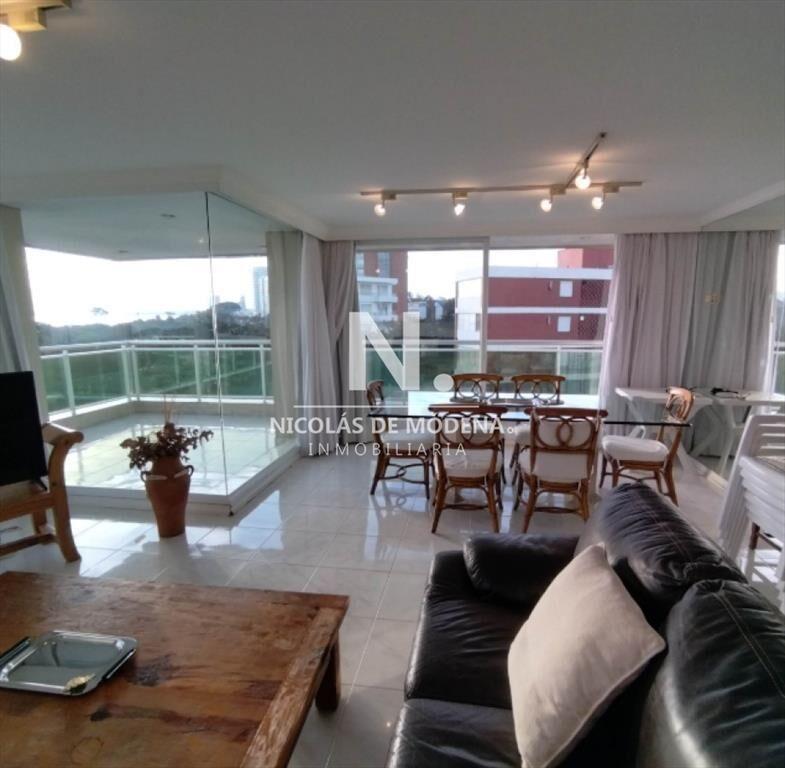 Vende apartamento con vista al mar de 3 en Mansa.