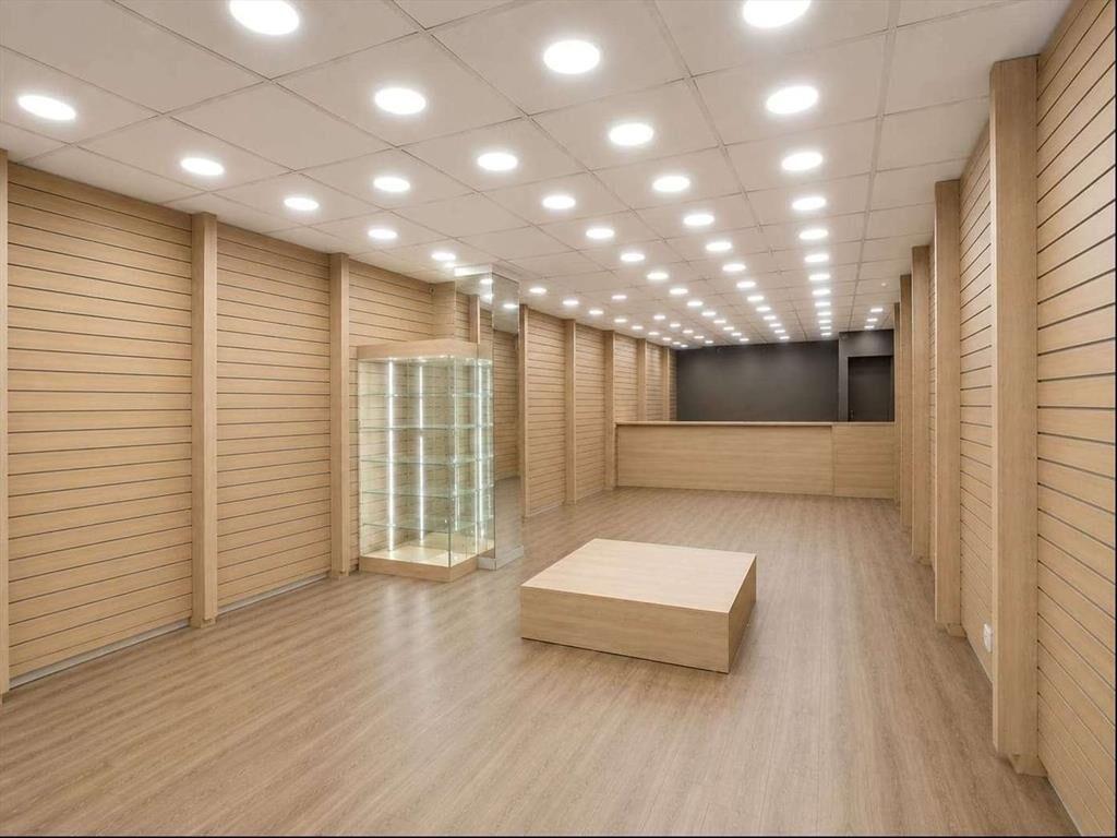 ALQUILER Local comercial de 270m2 en 18 de julio y Tristan